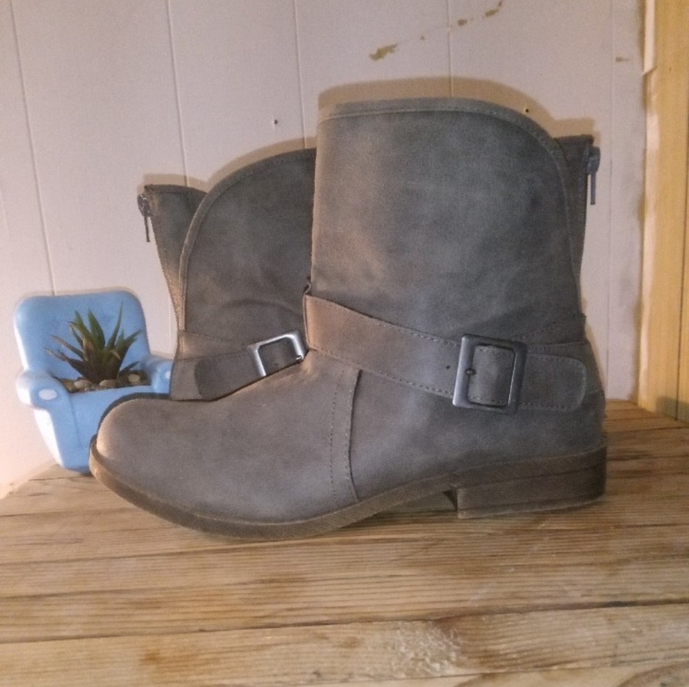Womens boots